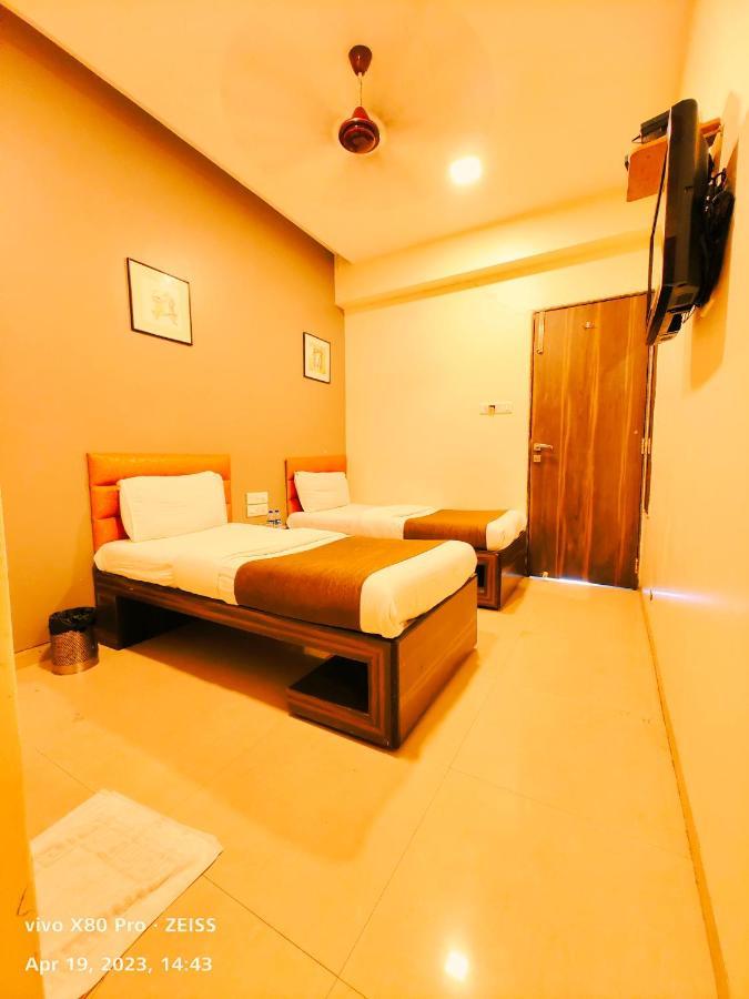 Hotel Amfahh - Andheri West Railway Station Bombaj Exteriér fotografie
